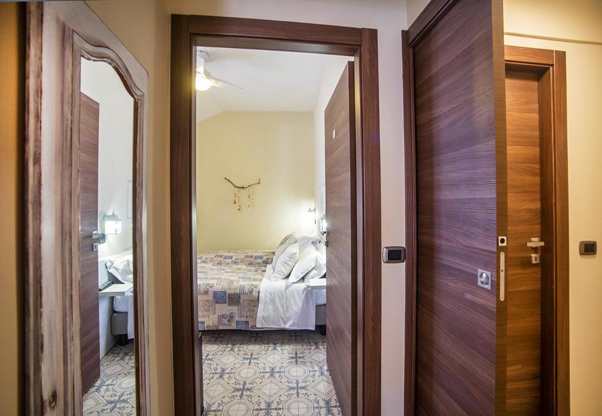 L'Antico Borgo Elena Noli Hotel Kültér fotó