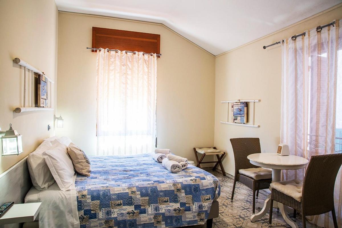 L'Antico Borgo Elena Noli Hotel Kültér fotó